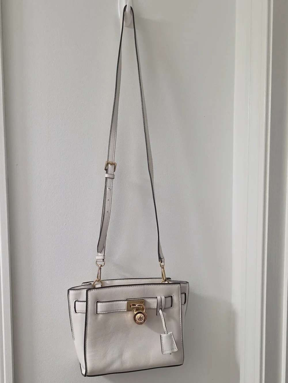 Michael Kors Hamilton Crossbody White Leather Gold Hardware Excellent Condition